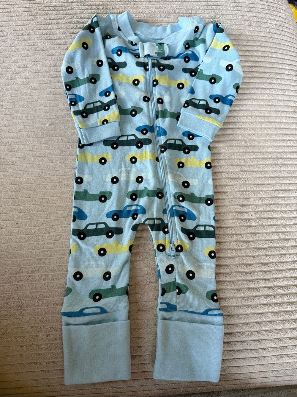 BNWOT Light Blue Zip One-Piece Footie with Car Print Monica + Andy size 0-3 M